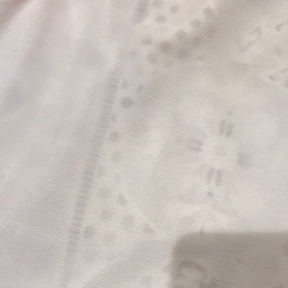 Artsy white cut out - Picture 3 of 3